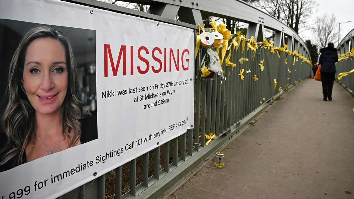 Ostře sledovaný příběh zmizelé Britky skončil tragicky. A znovu ostudou policie